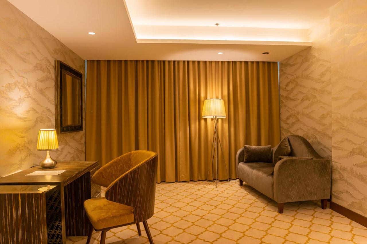 Royal Crown Hotel Masqat Buitenkant foto